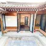 Hanok Jade