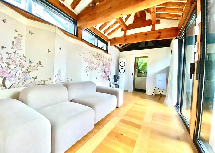 Hanok Jade