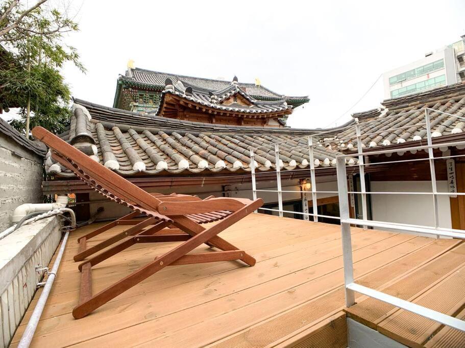 Hanok Jade